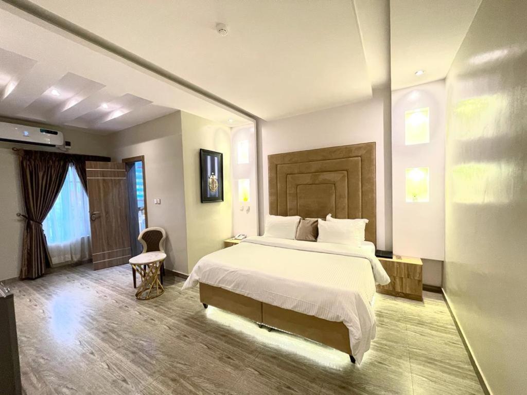 God'S Touch Apartments Signature Лаґос Екстер'єр фото